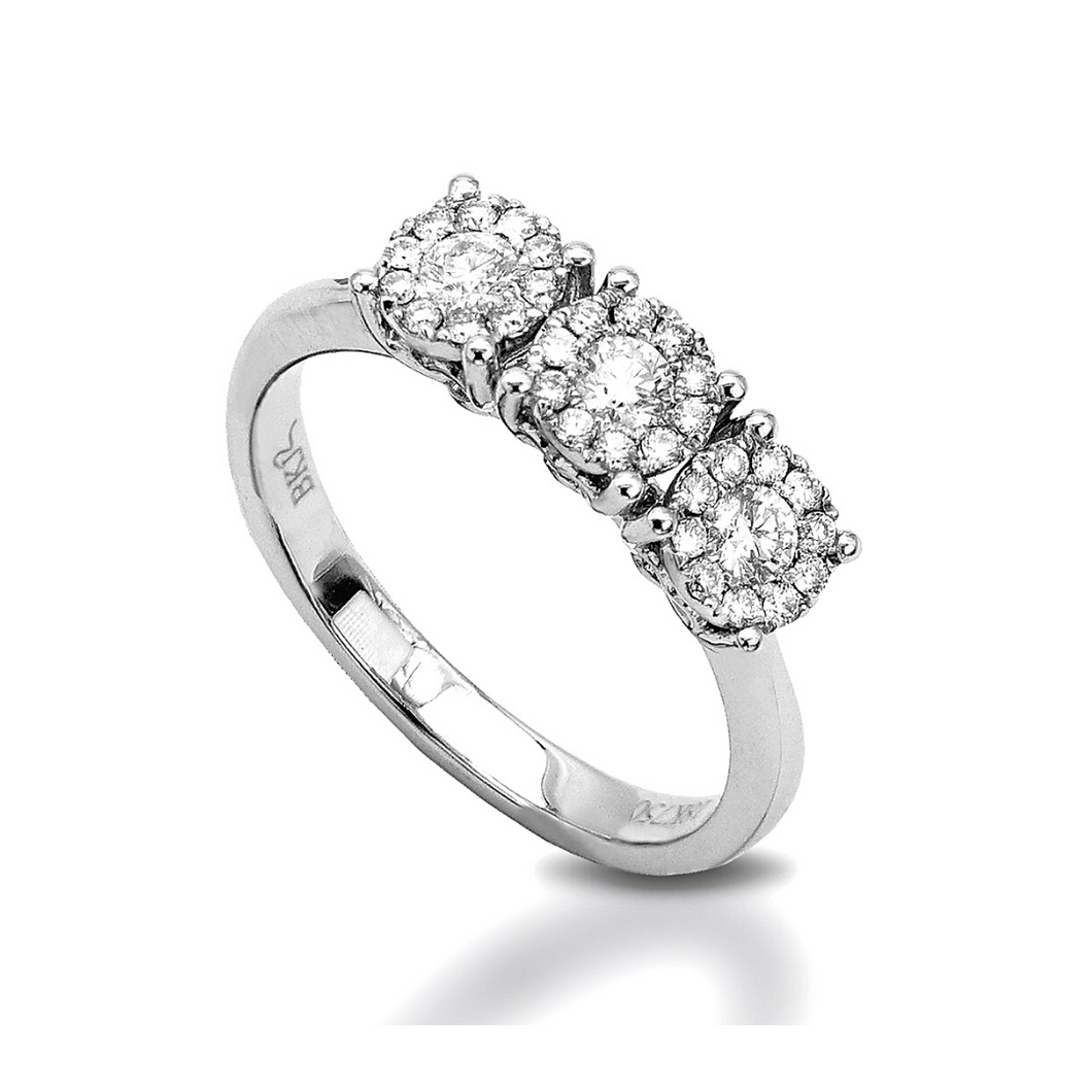 My_Diamond_Philippines_Triple_Round_Brilliant_Illusion_Set_Ring This Triple Round Brilliant Illusion Set Ring is crafted with 18K white gold and features 3 pieces of 0.24-carat diamonds